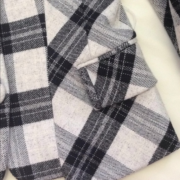 Lulumari plaid coat - Picture 7 of 7